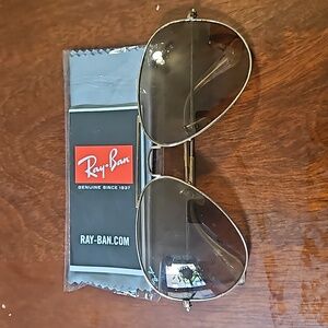 Ray-Ban Gold Aviators